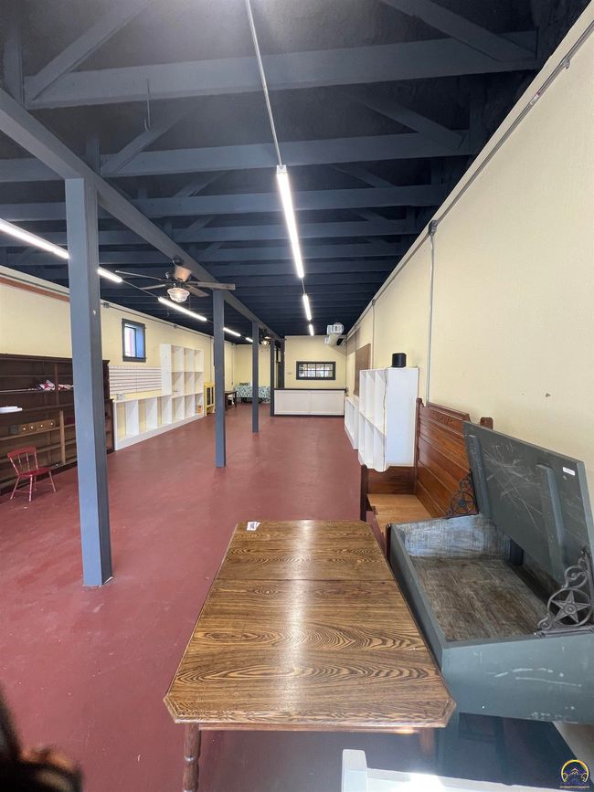 117 E Franklin St, Home with 0 bedrooms, 0 bathrooms and 3 parking in Pomona KS | Image 7