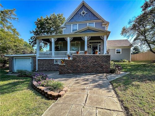 523 Walnut St, Mound City, KS, 66056-5245 | Card Image