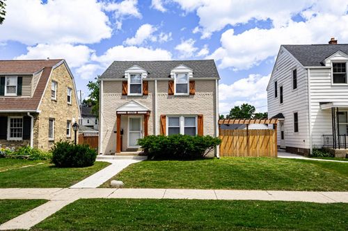 2350 S 56th Street, WEST ALLIS, WI, 53219 | Card Image