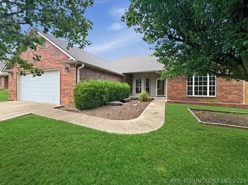 801 Juniper Rd, Okmulgee, OK, 74447-6650 | Card Image