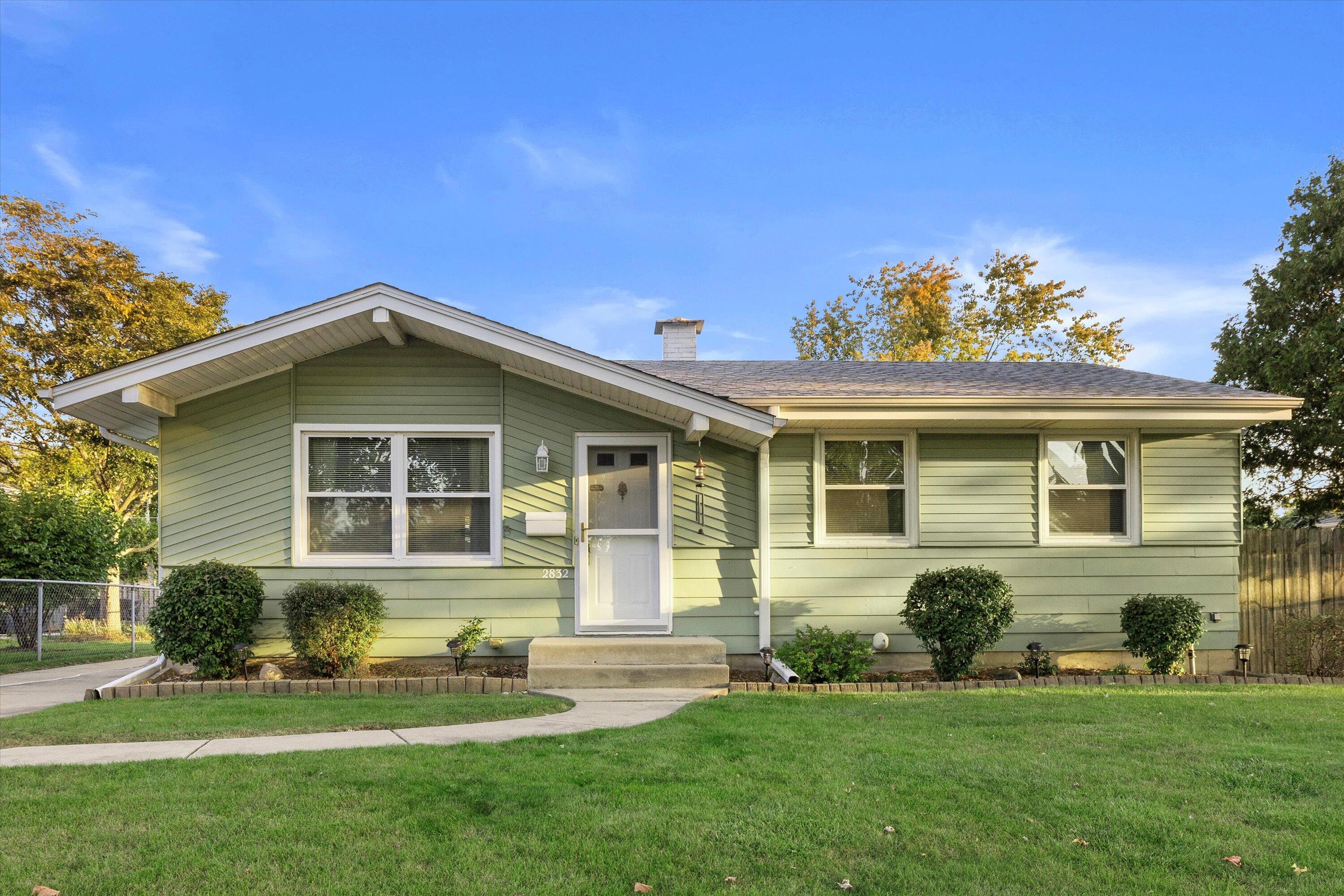 Norwood Dr, Racine, WI 53403
