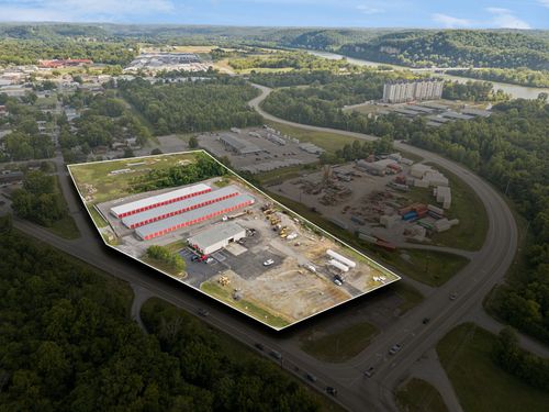 636 N Main St, Ashland City, TN, 37015-1312 | Card Image