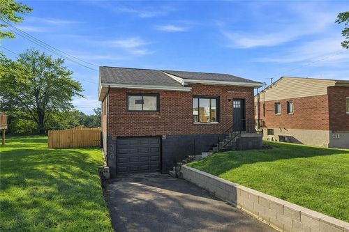 336 Meadowlark Ln, West Mifflin, PA, 15122-2527 | Card Image