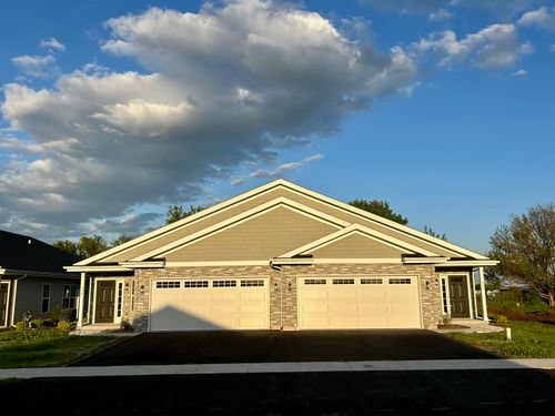 588 Fuller Ln, Belvidere, IL, 61008-2942 | Card Image