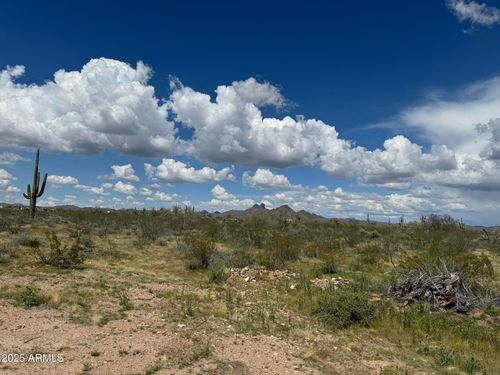 64-33098 W Galvin Rd, Wickenburg, AZ, 85390 | Card Image