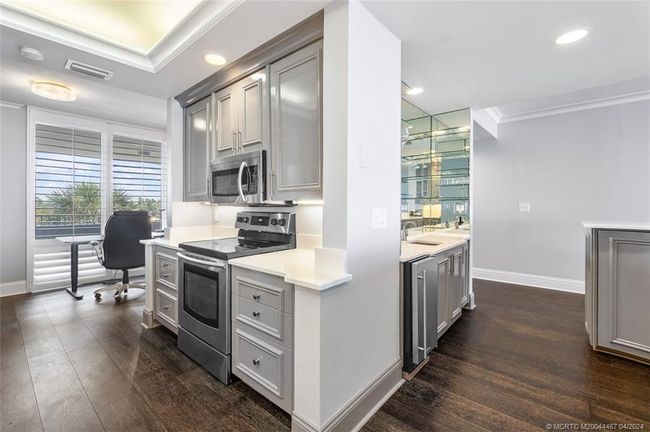 APT-317 - 2001 Sailfish Point Blvd, Condo with 2 bedrooms, 3 bathrooms and 2 parking in Stuart FL | Image 13