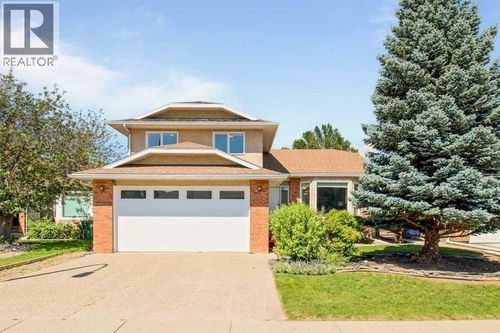 66 Edgewood Cres W, Lethbridge, AB, T1K5Z4 | Card Image