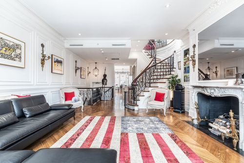230 Commonwealth Ave, Boston, MA, 02116-2561 | Card Image