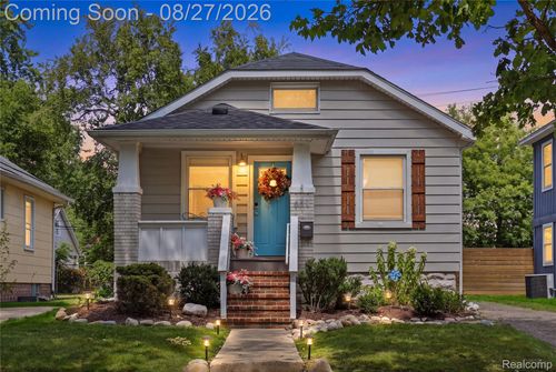 831 Camden St, Ferndale, MI, 48220-3529 | Card Image