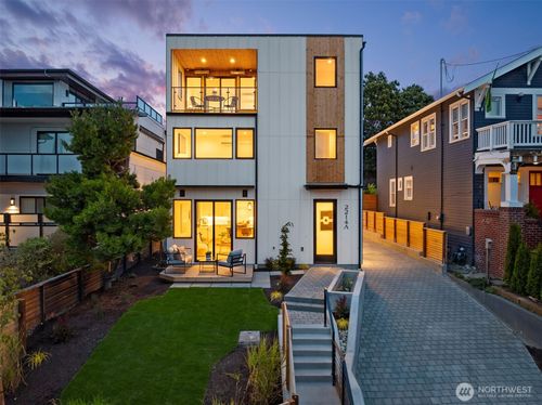 a-2214 Broadway E, Seattle, WA, 98102-4136 | Card Image