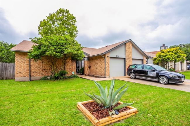 B - 8715 Pineridge Dr, Home with 2 bedrooms, 2 bathrooms and 1 parking in Austin TX | Image 9