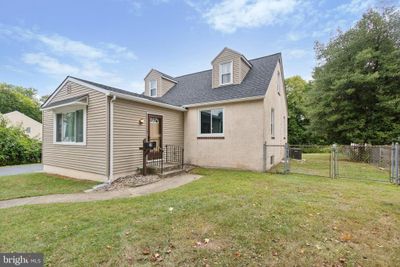 21 E Woodland Avenue, House other with 4 bedrooms, 2 bathrooms and null parking in NORWOOD PA | Image 1