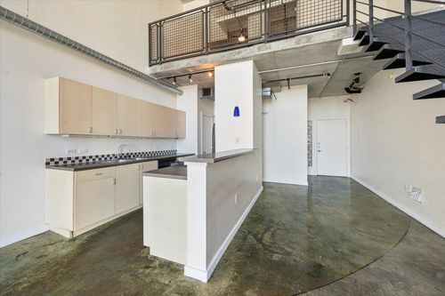 13432-2000 Bagby St, Houston, TX, 77002-8595 | Card Image