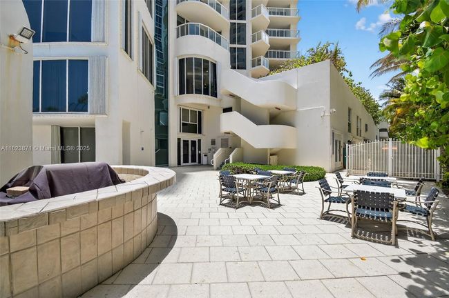 APT-1401 - 18671 Collins Ave, Condo with 3 bedrooms, 4 bathrooms and null parking in Sunny Isles Beach FL | Image 56