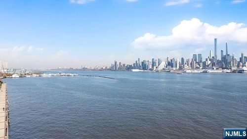 150 Henley Pl, Weehawken, NJ, 07086-1303 | Card Image