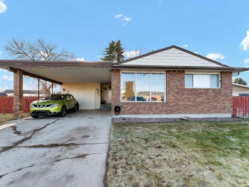 86 Milne Pl Se, Medicine Hat, AB, T1A7P3 | Card Image