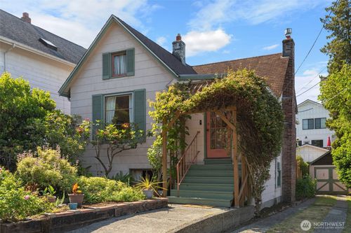 1631 N 54th St, Seattle, WA, 98103-6119 | Card Image