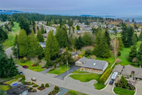 1023 Harlequin Rd, Qualicum Beach, BC, V9K1E2 | Card Image