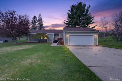 1727 Linksview Way, Gladwin, MI, 48624-8109 | Card Image