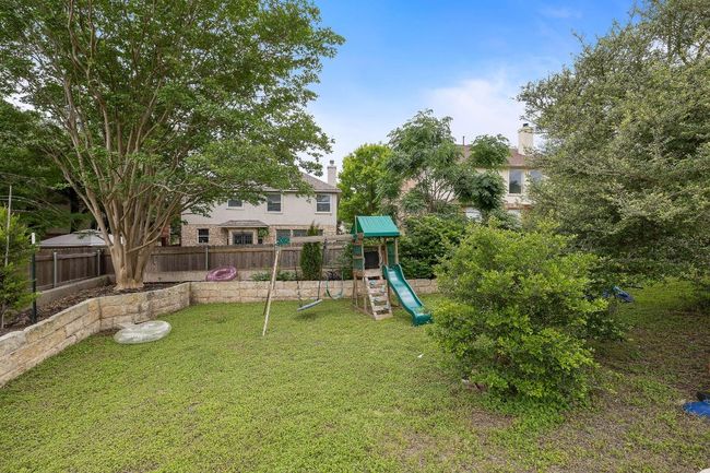 The side yard has lots of extra space! | Image 38