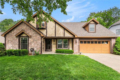 9306 W 113th St, Overland Park, KS, 66210-1729 | Card Image