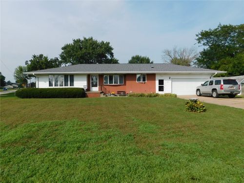 102 E Preston St, Stanwood, IA, 52337-9779 | Card Image