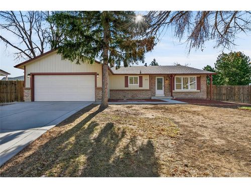 4372 S Ceylon Way, Aurora, CO, 80015-2852 | Card Image