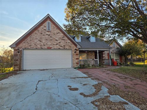 8704 N 140th East Ct, Owasso, OK, 74055-2582 | Card Image