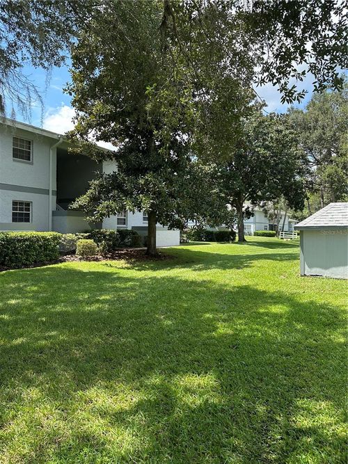 f202-584 Fairways Ln, OCALA, FL, 34472-8586 | Card Image