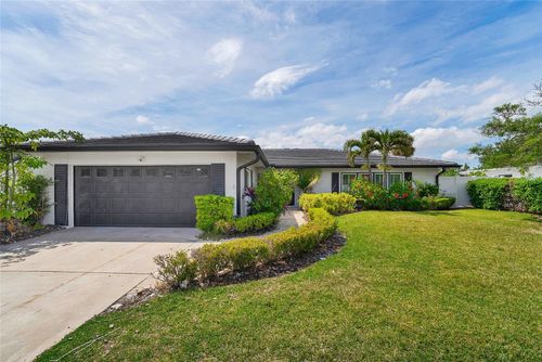3944 Doral Dr, TAMPA, FL, 33634-7416 | Card Image