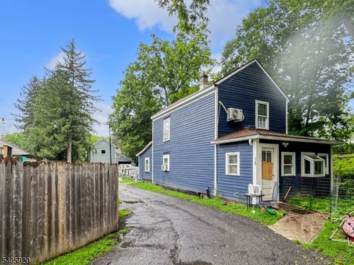 15 Fisk St, Belvidere, NJ, 07823-1020 | Card Image