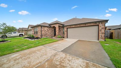 728 Rim Water Drive, House other with 4 bedrooms, 2 bathrooms and null parking in Alvin TX | Image 3