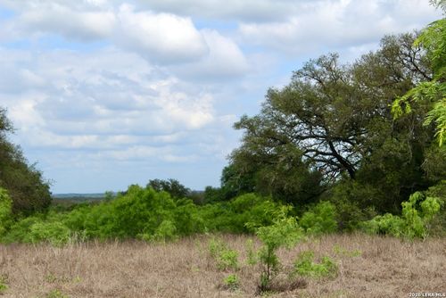 000 County Road 341, Hondo, TX, 78861 | Card Image