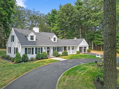 211 Circuit St, Hanover, MA, 02339-2140 | Card Image