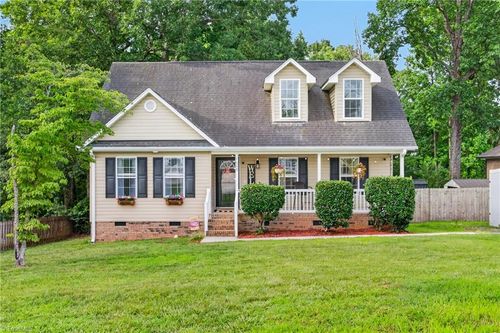 1045 Robbins St, Asheboro, NC, 27203-7798 | Card Image