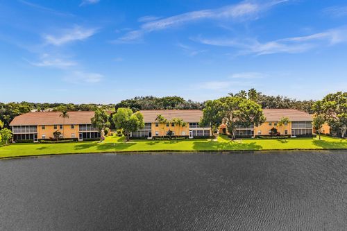 201-9589 Shadybrook Dr, Boynton Beach, FL, 33437-3896 | Card Image