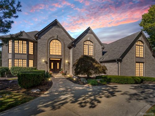 5724 Murfield Dr, Oakland Twp, MI, 48306-2359 | Card Image