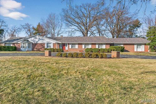 11549 Clayton Rd, Frontenac, MO, 63131-2505 | Card Image