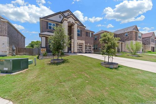 327 Carlito Cv, Universal City, TX, 78148-3015 | Card Image