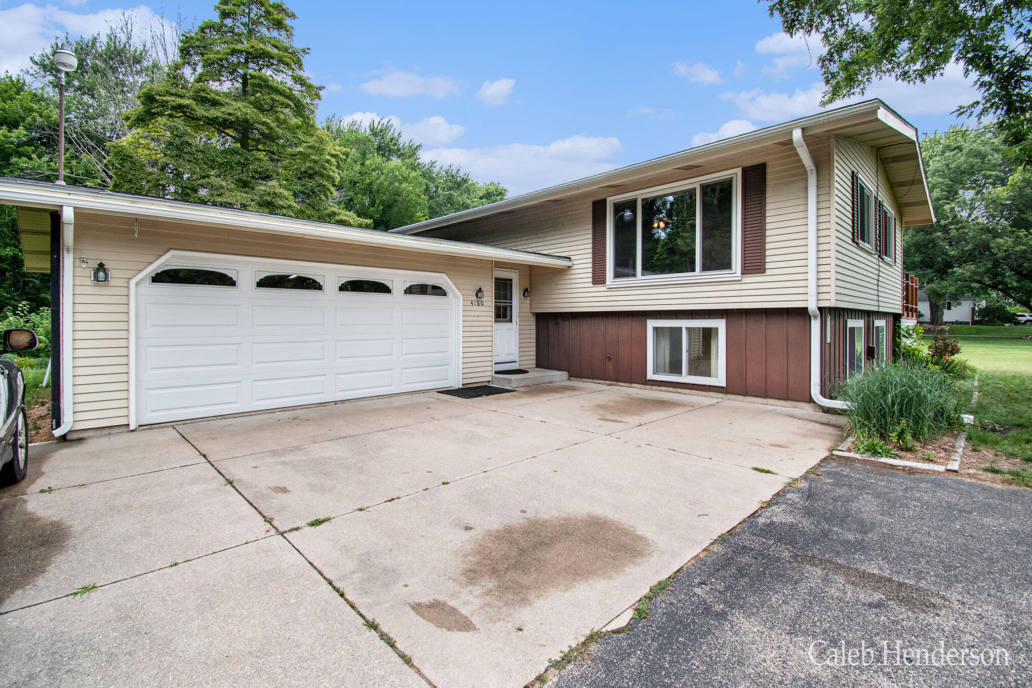 60th St, Holland, MI 49423