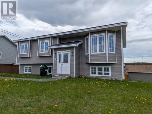 36 Hopedale Cres, St. John's, NL, A1B0B4 | Card Image