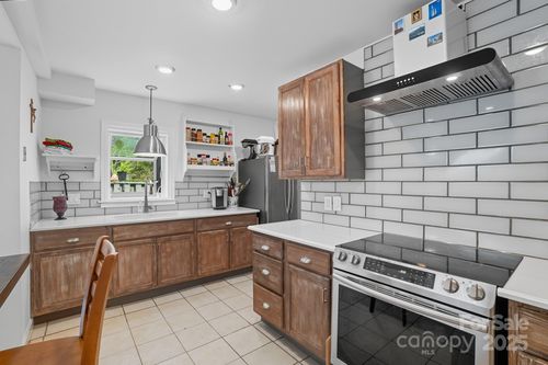 6103 Honeysuckle Ln, Charlotte, NC, 28212-0820 | Card Image