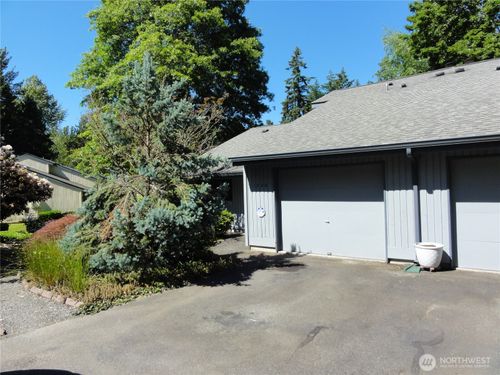 11520 Se 175th St, Renton, WA, 98055-5605 | Card Image