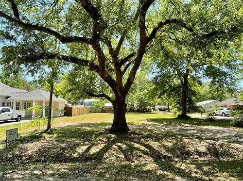 1027 W 24th Ave, Covington, LA, 70433-1375 | Card Image