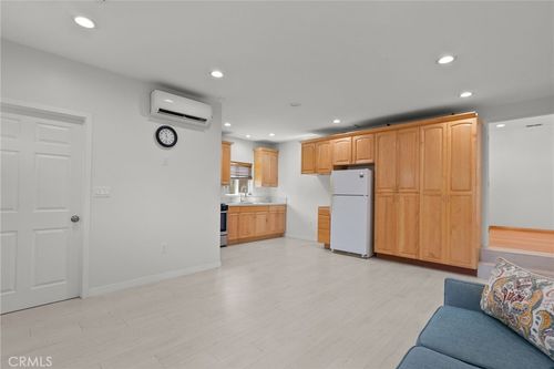 7815 Allott Ave, Panorama City, CA, 91402-6409 | Card Image