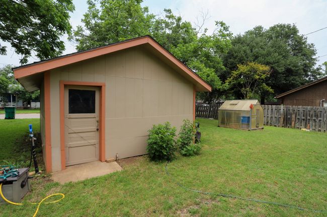 Garage & Greenhouse | Image 27