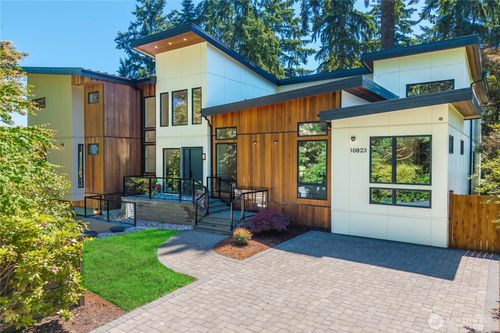 10823 Se 12th Street, Bellevue, WA, 98004 | Card Image