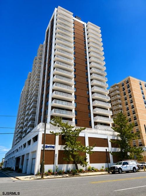 21n-100 S Berkley Square, Atlantic City, NJ, 08401 | Card Image