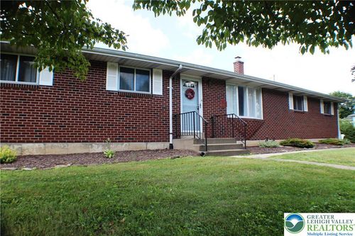 1321 Bushkill Center Rd, Wind Gap, PA, 18091-9757 | Card Image