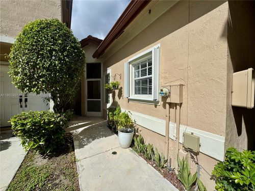 0-16137 Emerald Cove Rd, Weston, FL, 33331-3130 | Card Image